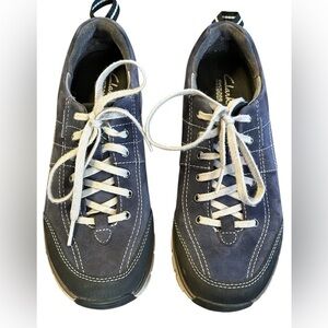 Clarks women’s waterproof WaveWalk outdoor casual shoes